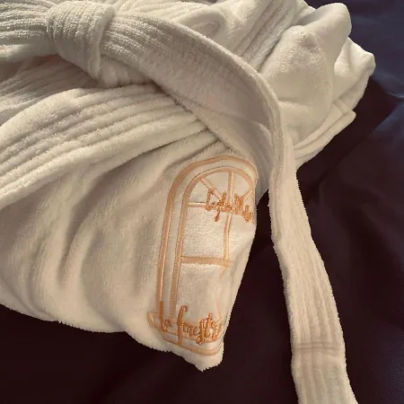 La Finestra Dimora Charme בית הארחה 4*