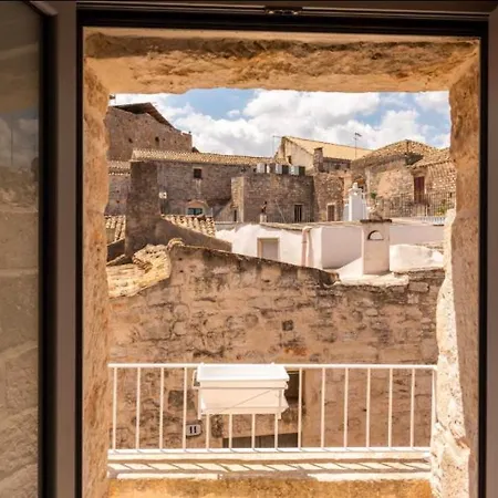 בית הארחה La Finestra Dimora Charme 4*